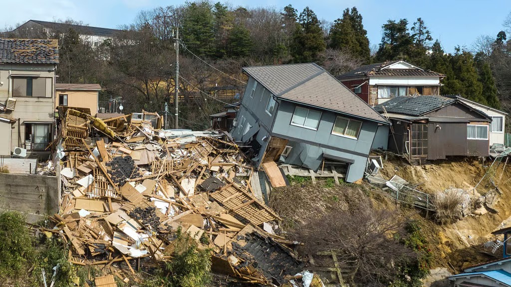 57-dead-so-far-due-to-earthquake-in-Japan_284116293.jpg