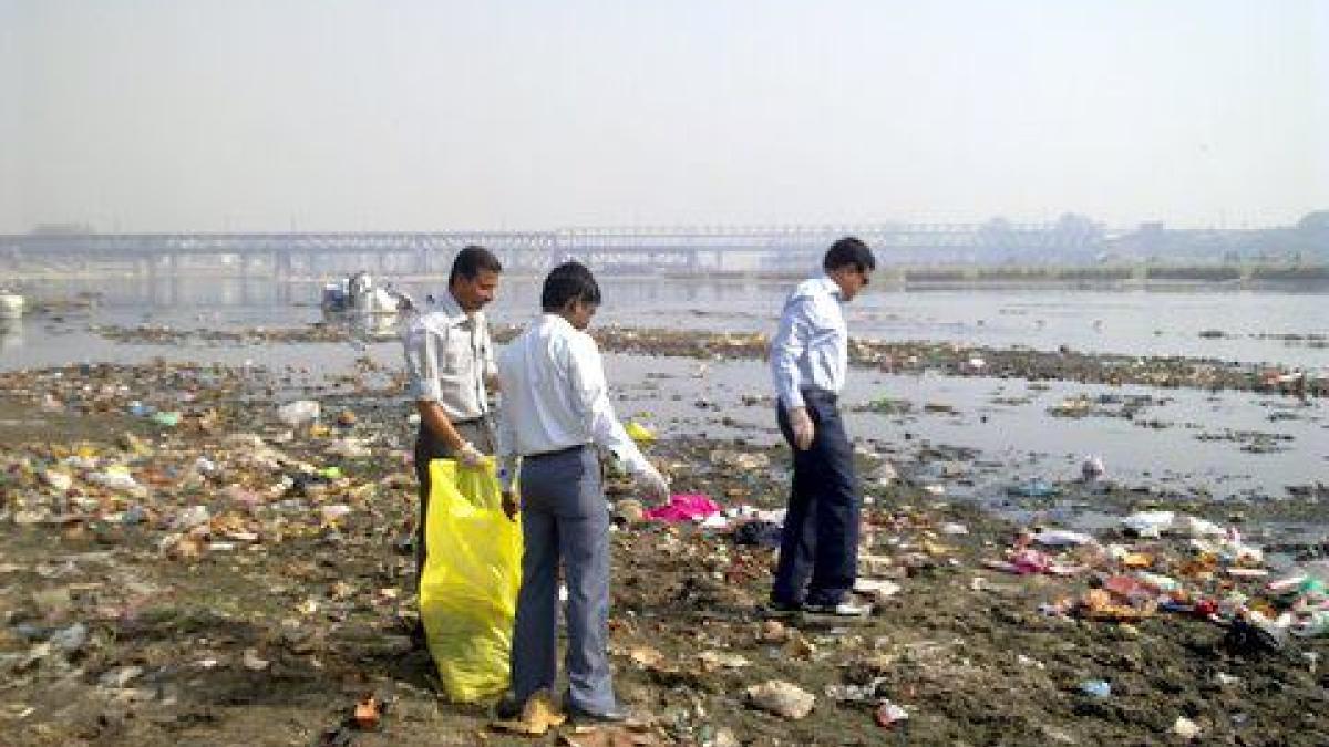 activists-cleaning-yamuna-in-agra-sixteen_nine.jpeg