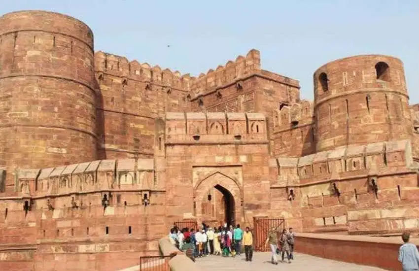 agra_fort_5691338-m.jpg.webp