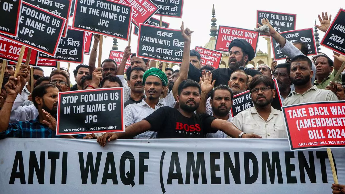 waqf-amendment-bill-protest-lucknow.jpg.webp