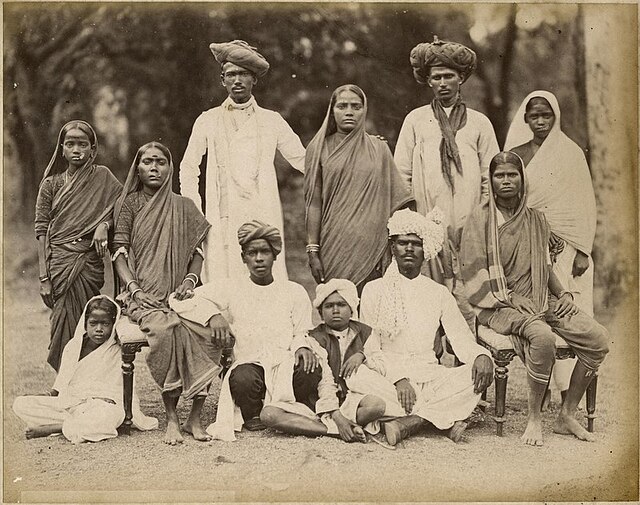 Family_Photo_of_a_Maharatta_Family_from_Bombay_Mumbai_by_the_Taurines_Studio_-_1880s.jpg
