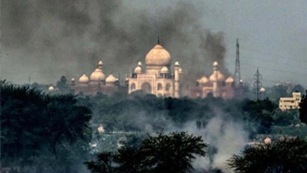 taj_mahal_pollution.jpeg