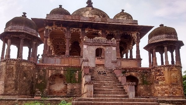 RanirangaDevi09072401.jpg