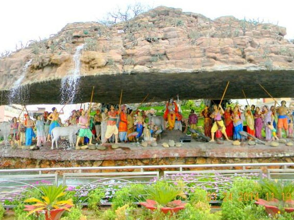 0521_goverdhan_puja.jpg
