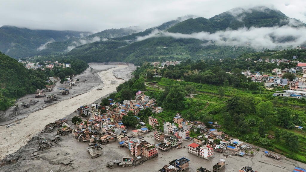 2026-08-27T020731Z-574437780-RC2P6NAPHNWT-RTRMADP-3-NEPAL-FLOODS.jpg