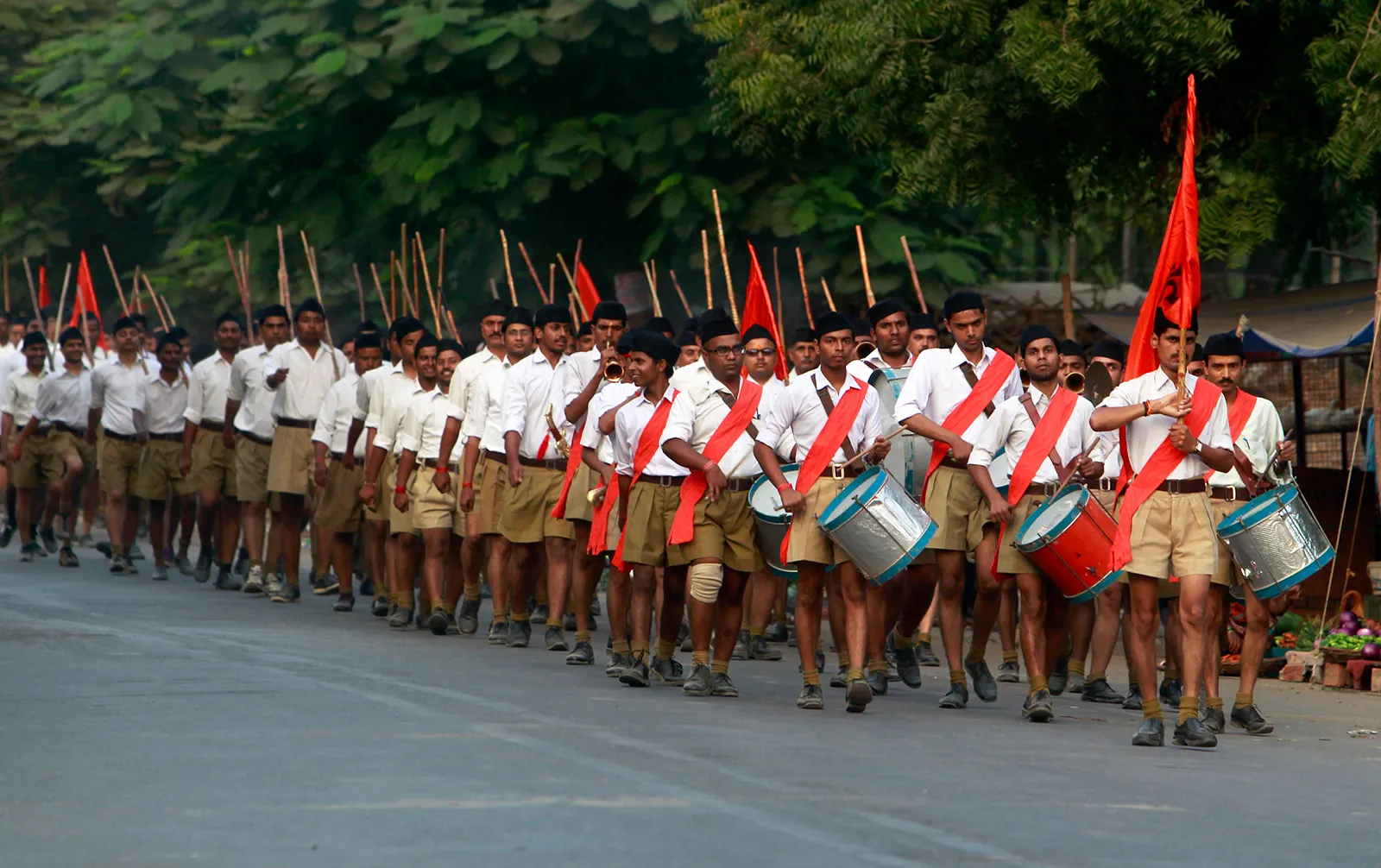 Rashtriya-Swayamsevak-Sangh-rss-path-sanchalan-dusshaera-festival-allahabad.jpg.webp